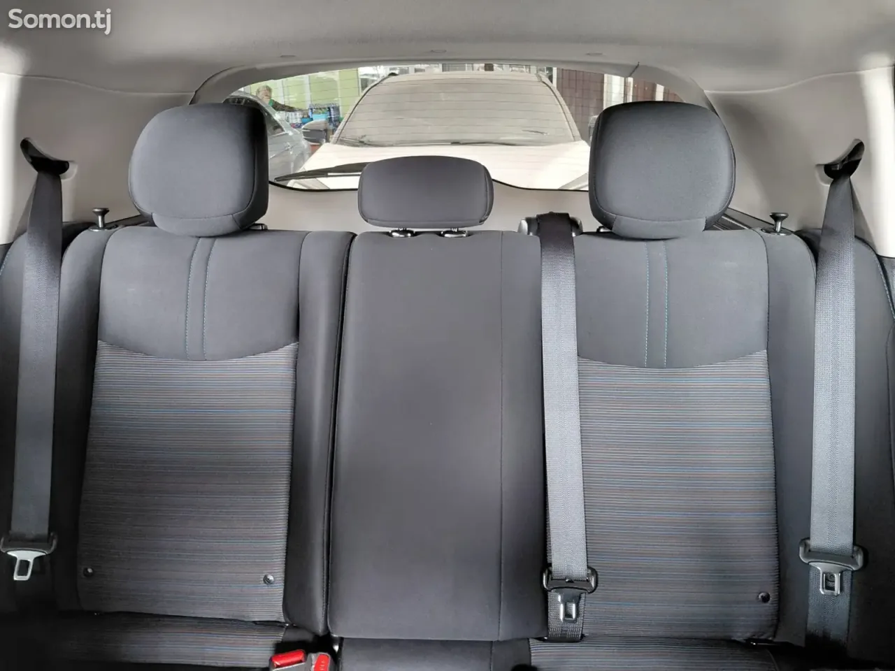 Nissan Leaf 2020 · AT