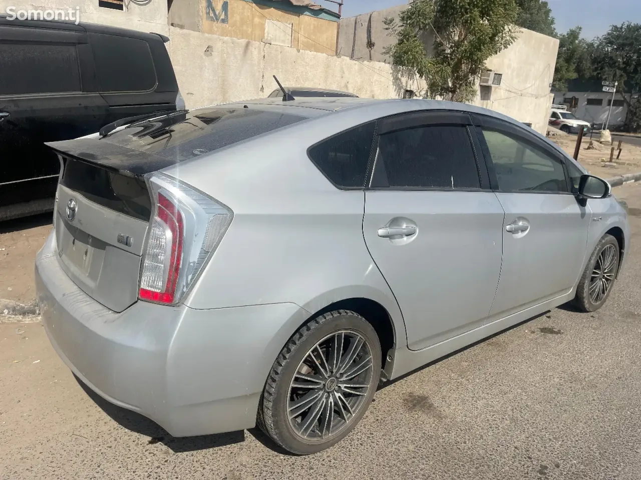 Toyota Prius 2014 · 1.8 AT