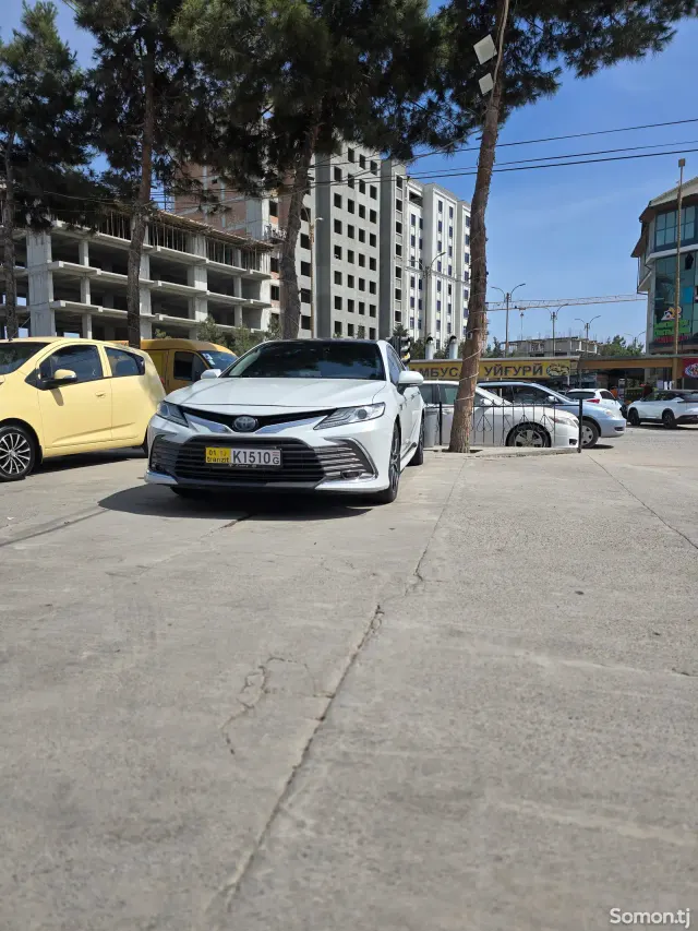 Toyota Camry 2020 · 2.5 AT