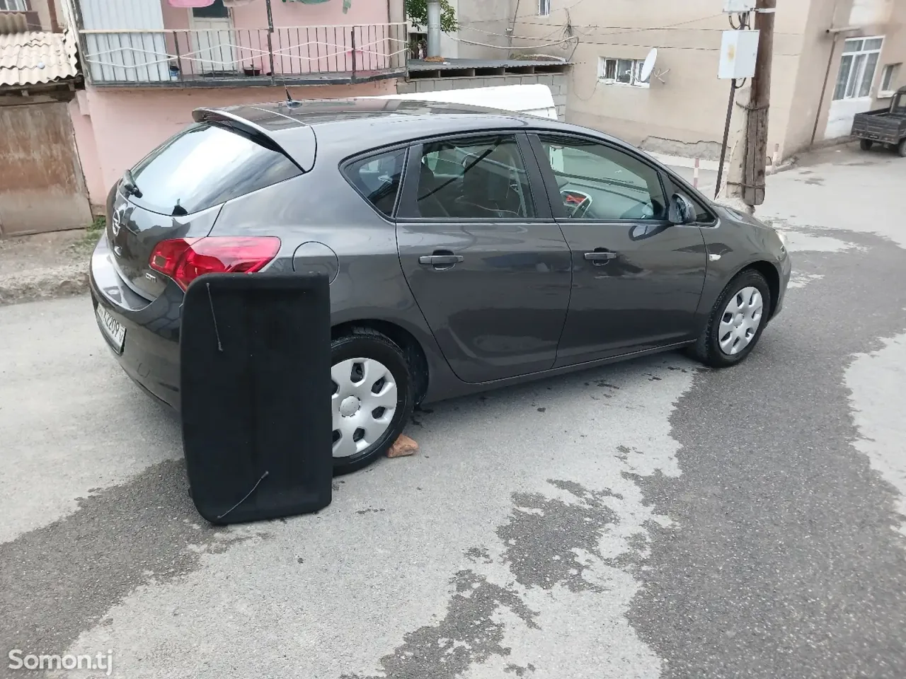 Opel Astra J 2011 · 1.7 MT