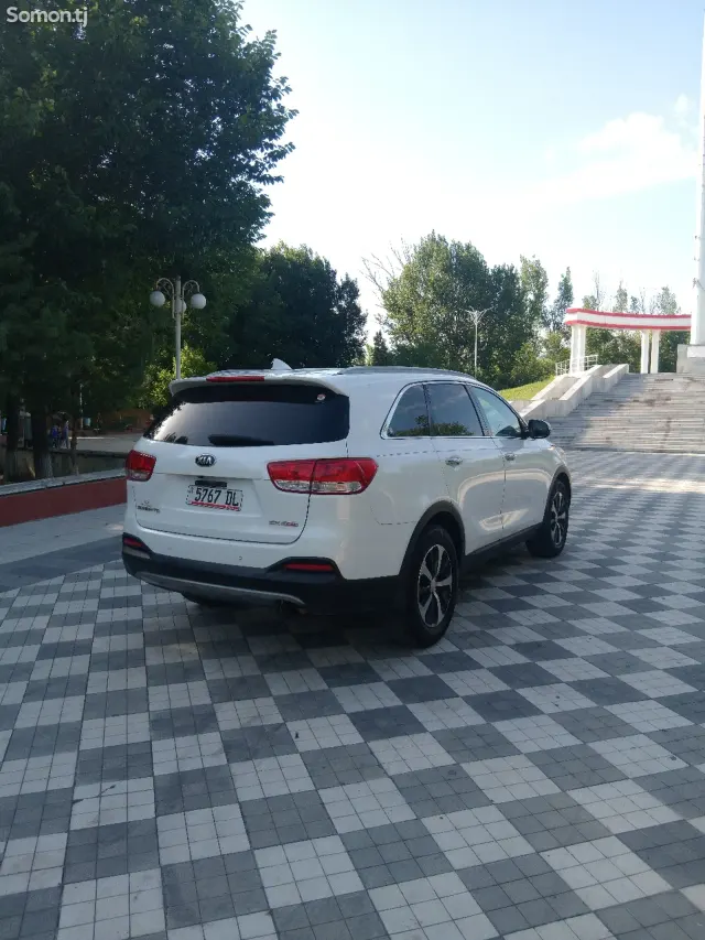 Kia Sorento 2017 · 2.0 AT