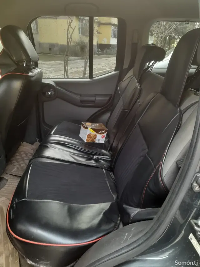 Nissan X-Terra 2010 · 2.4 AT