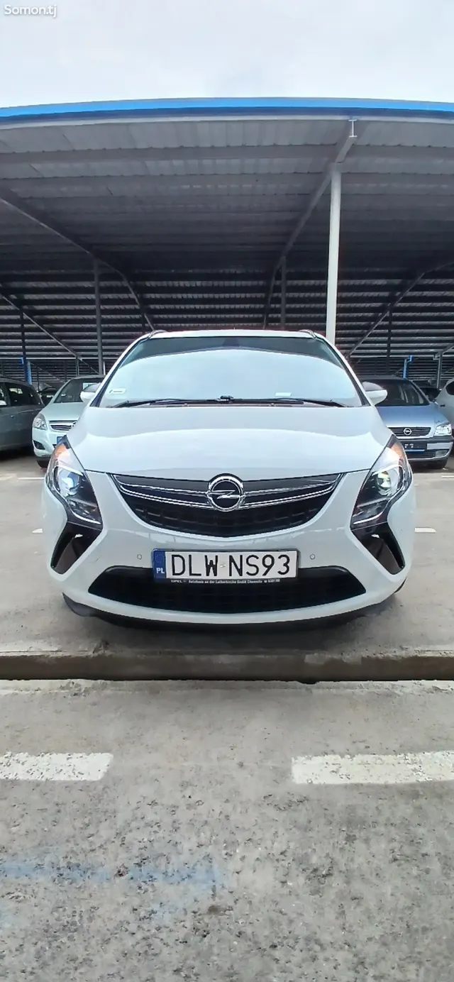 Opel Zafira 2015 · 1.6 MT