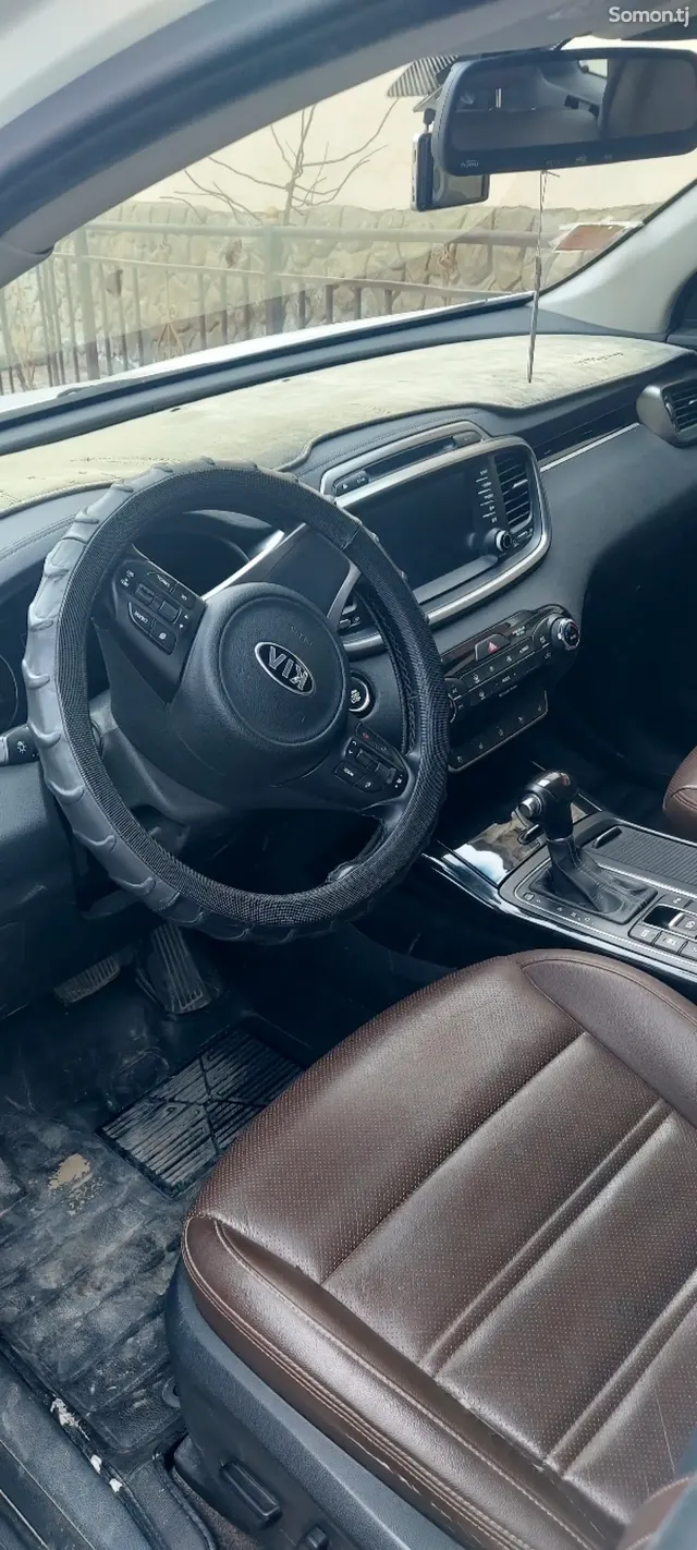 Kia Sorento 2015 · 2.2 AT