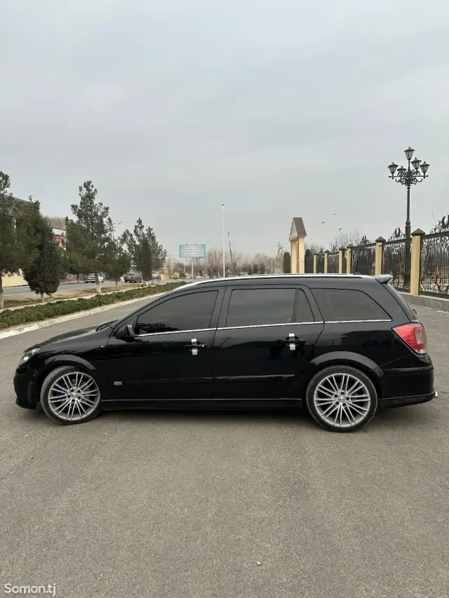 Opel Astra H 2008 · 1.9 MT
