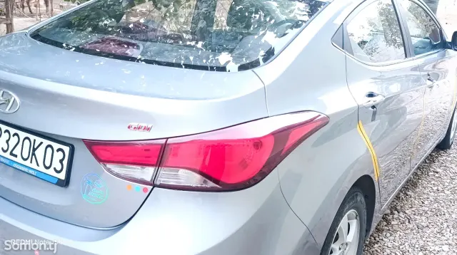 Hyundai Avante 2014 · 1.6 AT