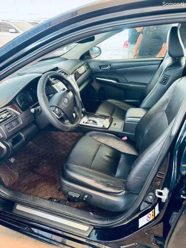 Toyota Camry 2016 · 2.0 AT