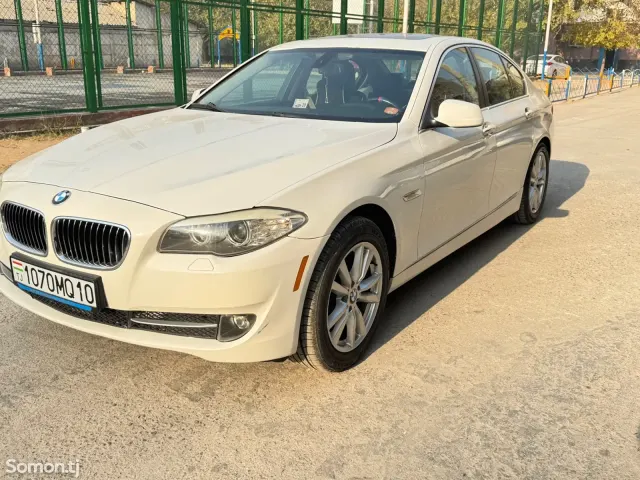 BMW 5 series 2011 · 3.0 AT