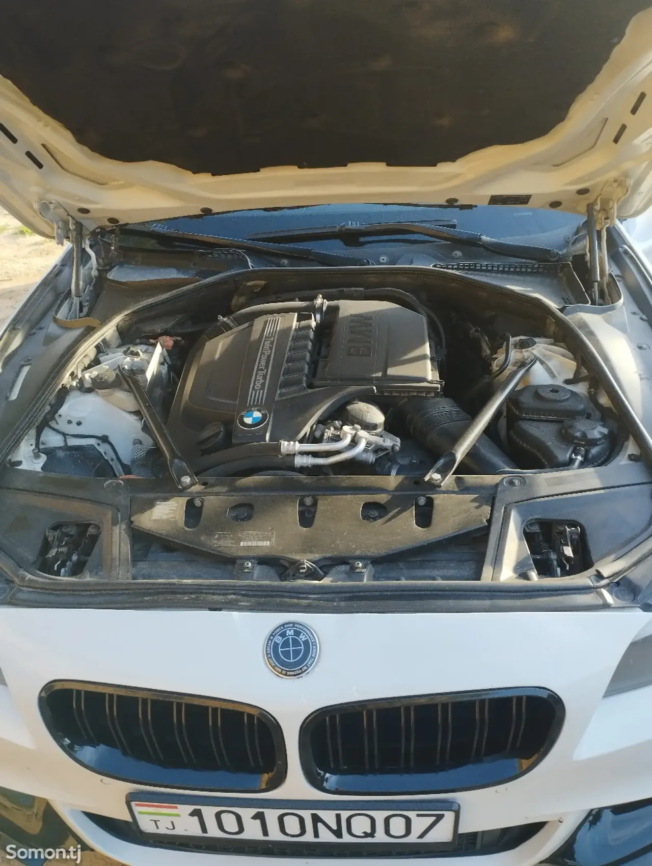 BMW 5 series 2012 · 3.5 AT
