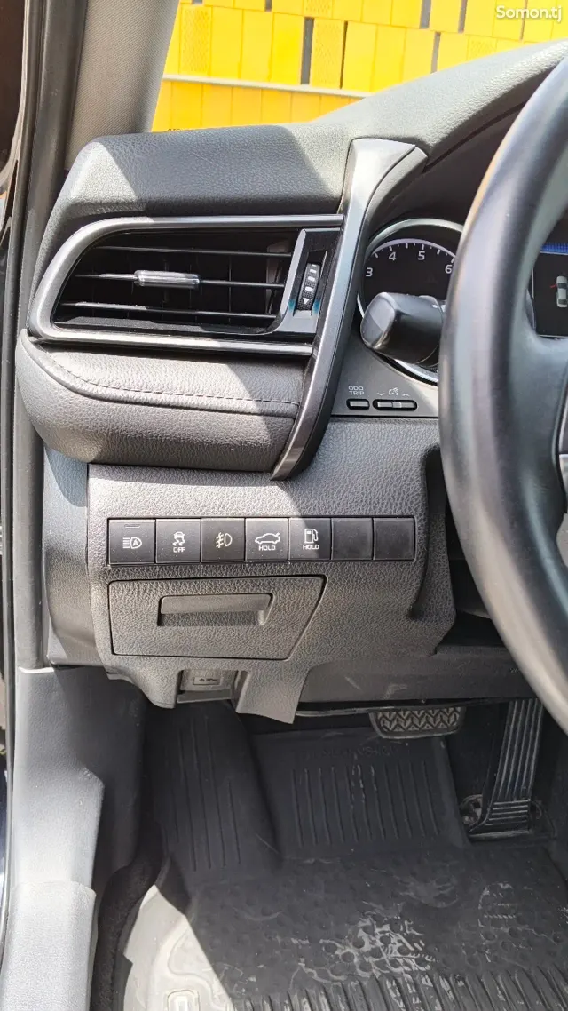 Toyota Camry 2021 · 2.5 AT