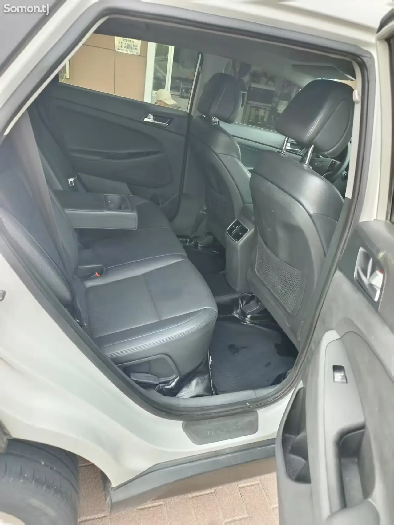 Hyundai Tucson 2015 · 1.6 AT