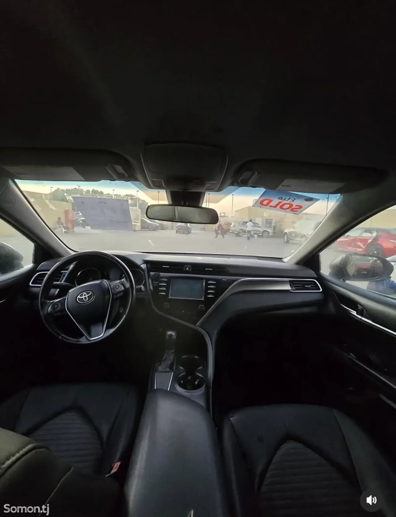 Toyota Camry 2018 · 2.5 AT