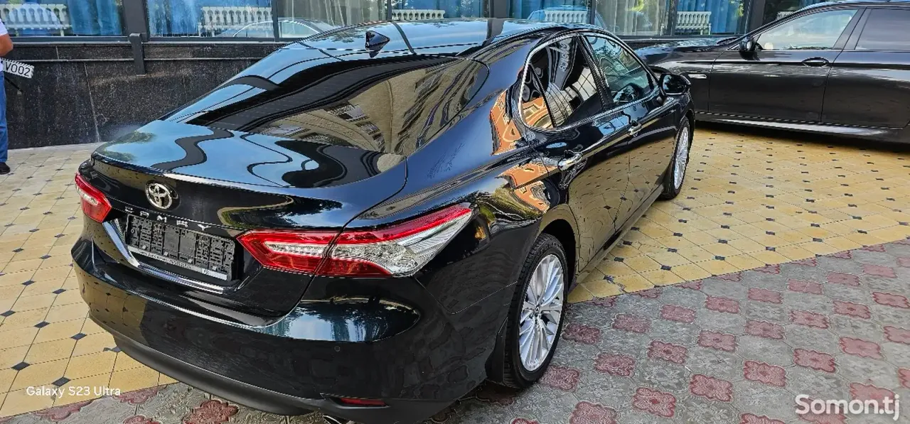 Toyota Camry 2019 · 2.5 AT