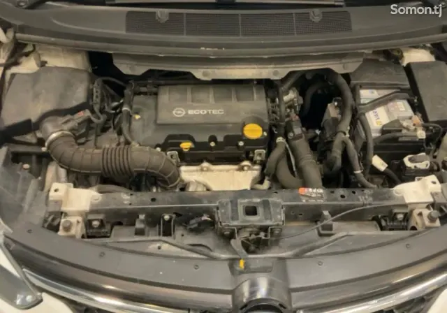 Opel Zafira 2017 · 1.4 MT