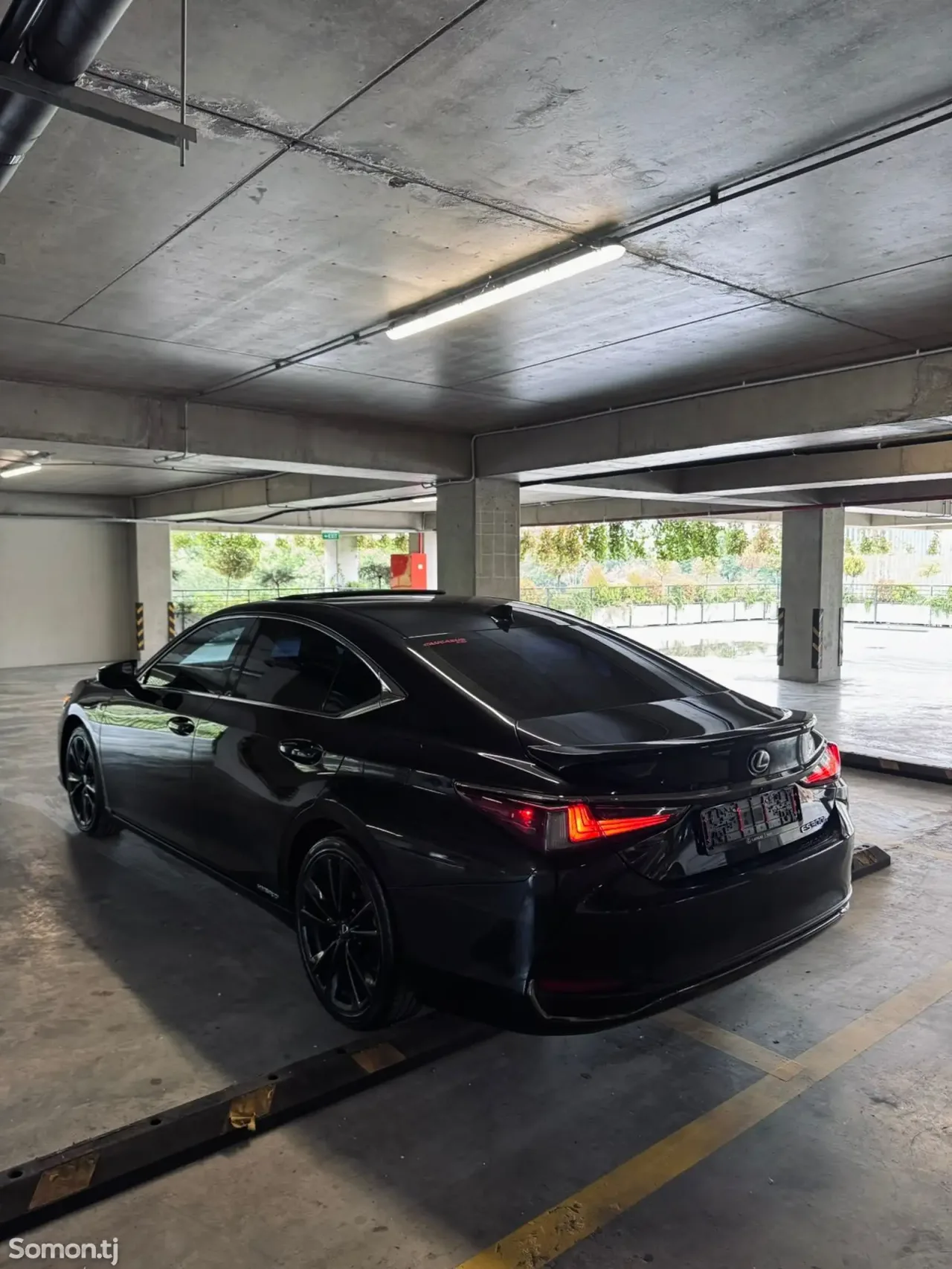 Lexus ES series 2023 · 2.5 AT