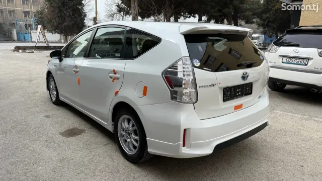 Toyota Prius 2014 · 1.8 AT