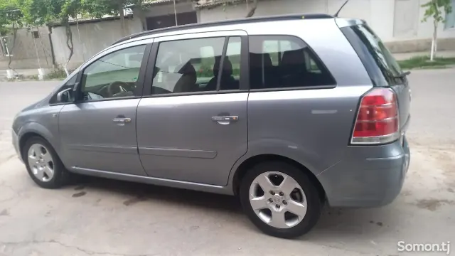 Opel Zafira 2006 · 1.8 MT
