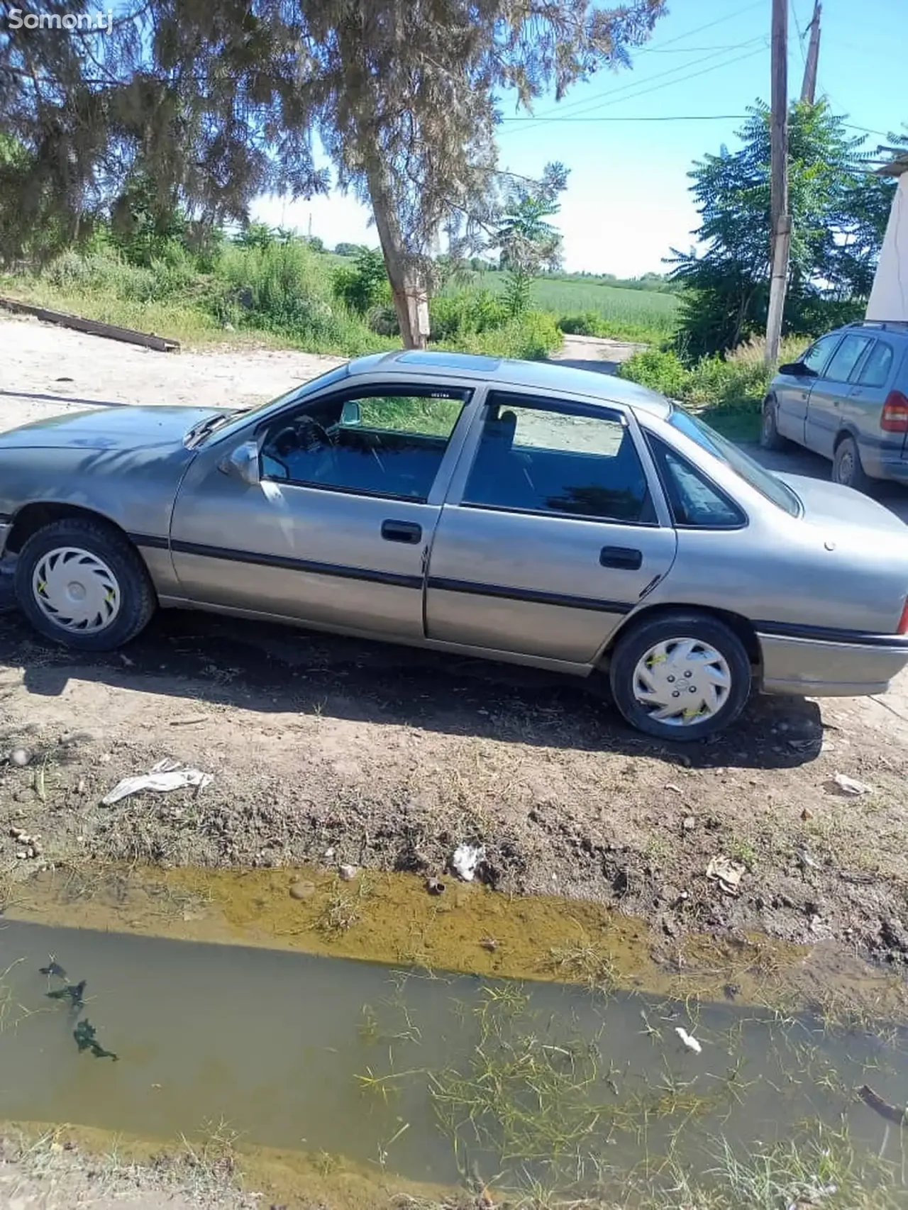 Opel Vectra A 1993 · 1.8 MT