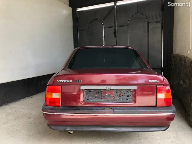 Opel Vectra A 1994 · 1.6 MT