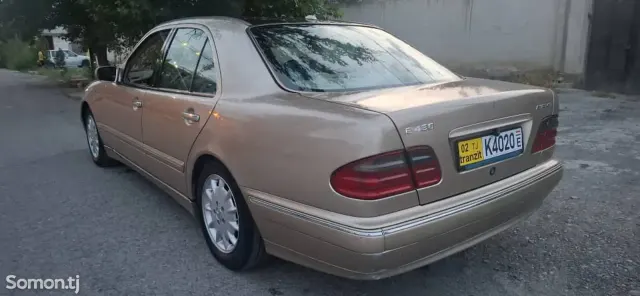 Mercedes-Benz E class 2001 · 4.3 AT