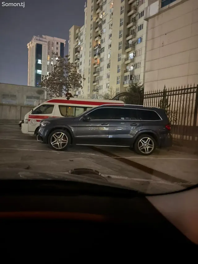 Mercedes-Benz GL class 2013 · 4.5 AT