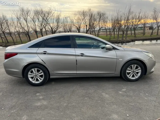 Hyundai Sonata 2010 · 2.0 AT