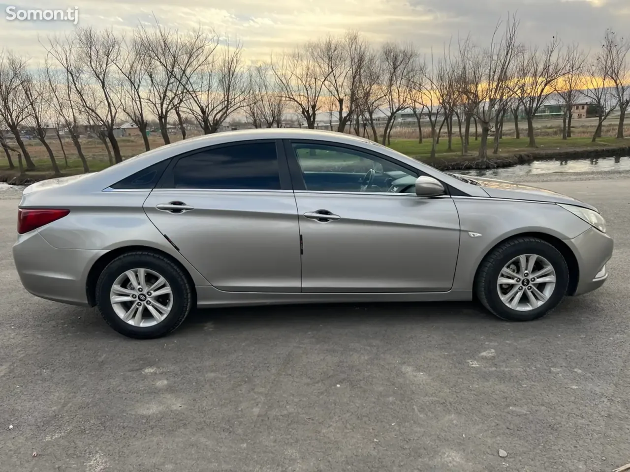 Hyundai Sonata 2010 · 2.0 AT
