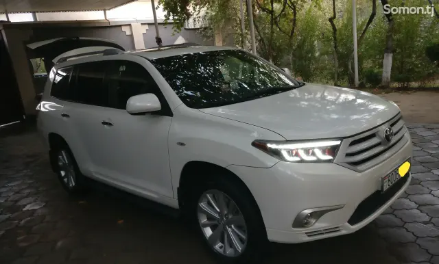 Toyota Highlander 2010 · 3.3 AT