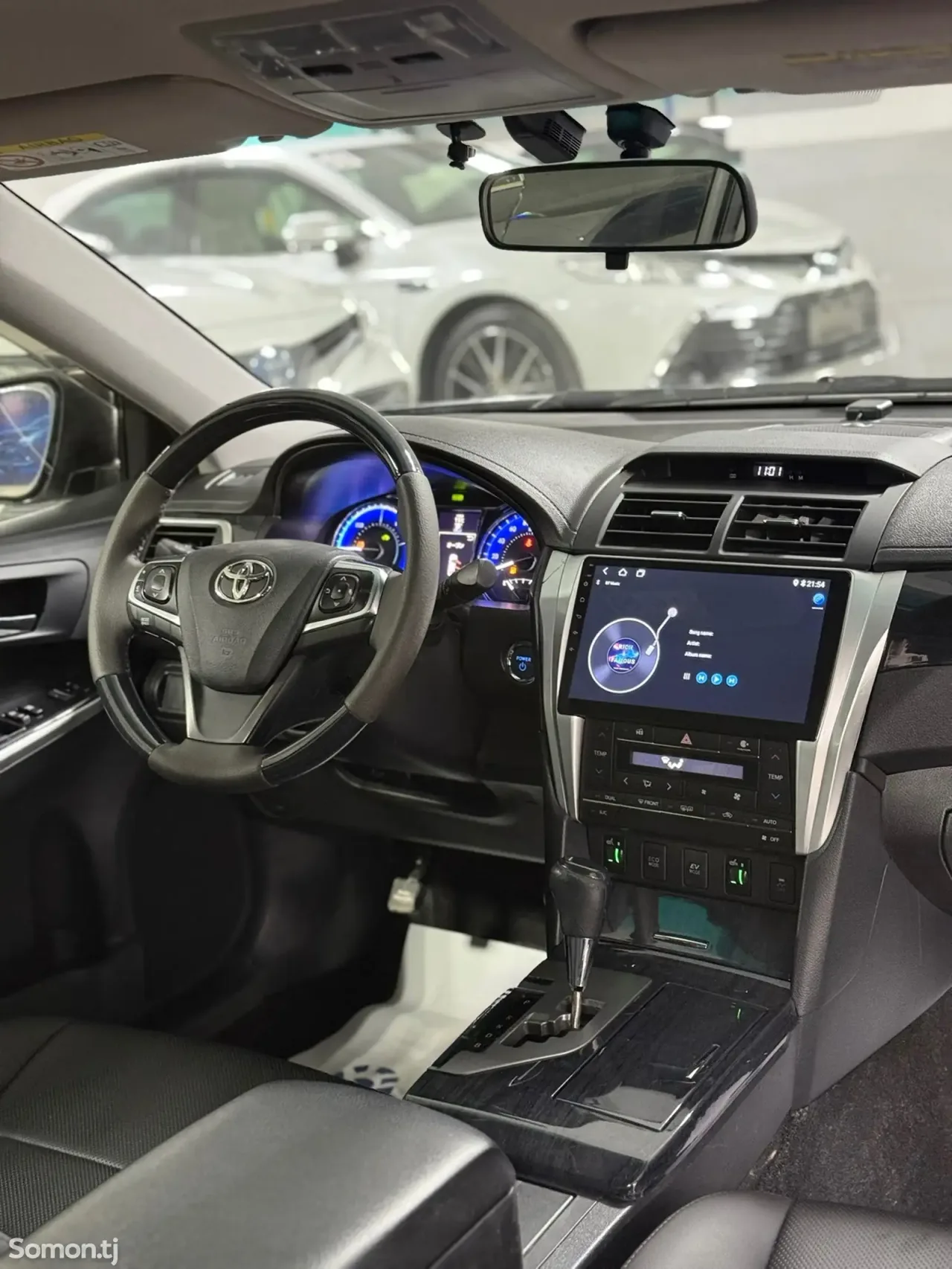 Toyota Camry 2015 · 2.5 AT