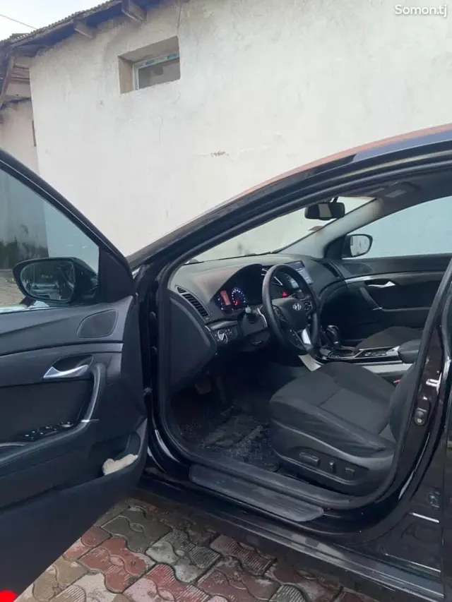 Hyundai i40 2014 · 2.0 AT