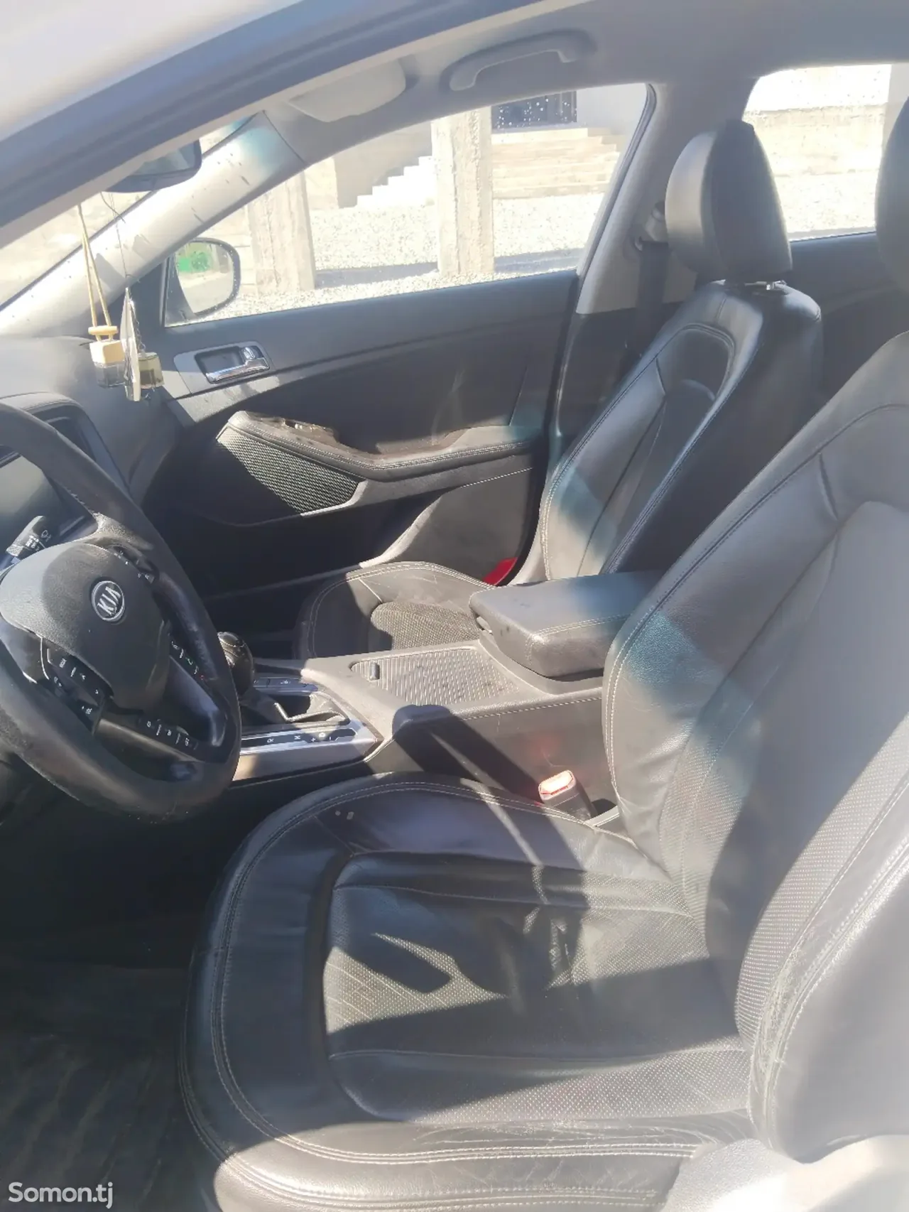 Kia K5 2011 · 2.0 AT
