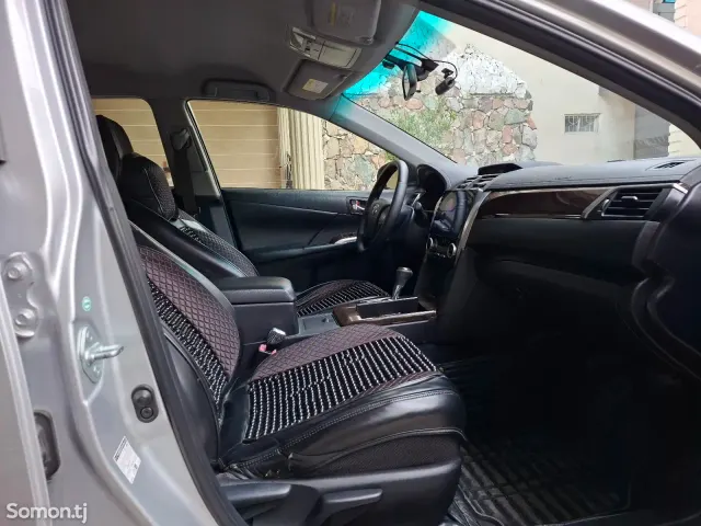 Toyota Camry 2014 · 2.5 AT