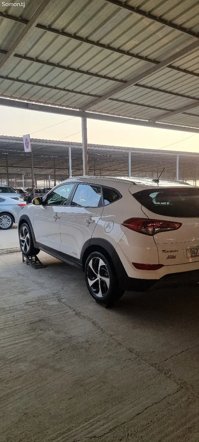 Hyundai Tucson 2017 · 1.6 AT