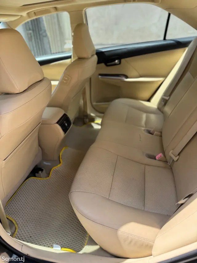 Toyota Camry 2015 · 2.5 AT