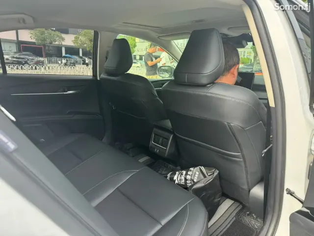 Toyota Camry 2025 · 2.0 AT