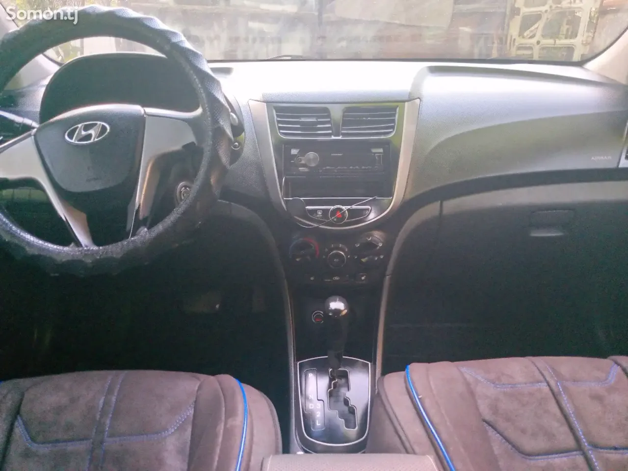 Hyundai Solaris 2015 · 1.4 AT