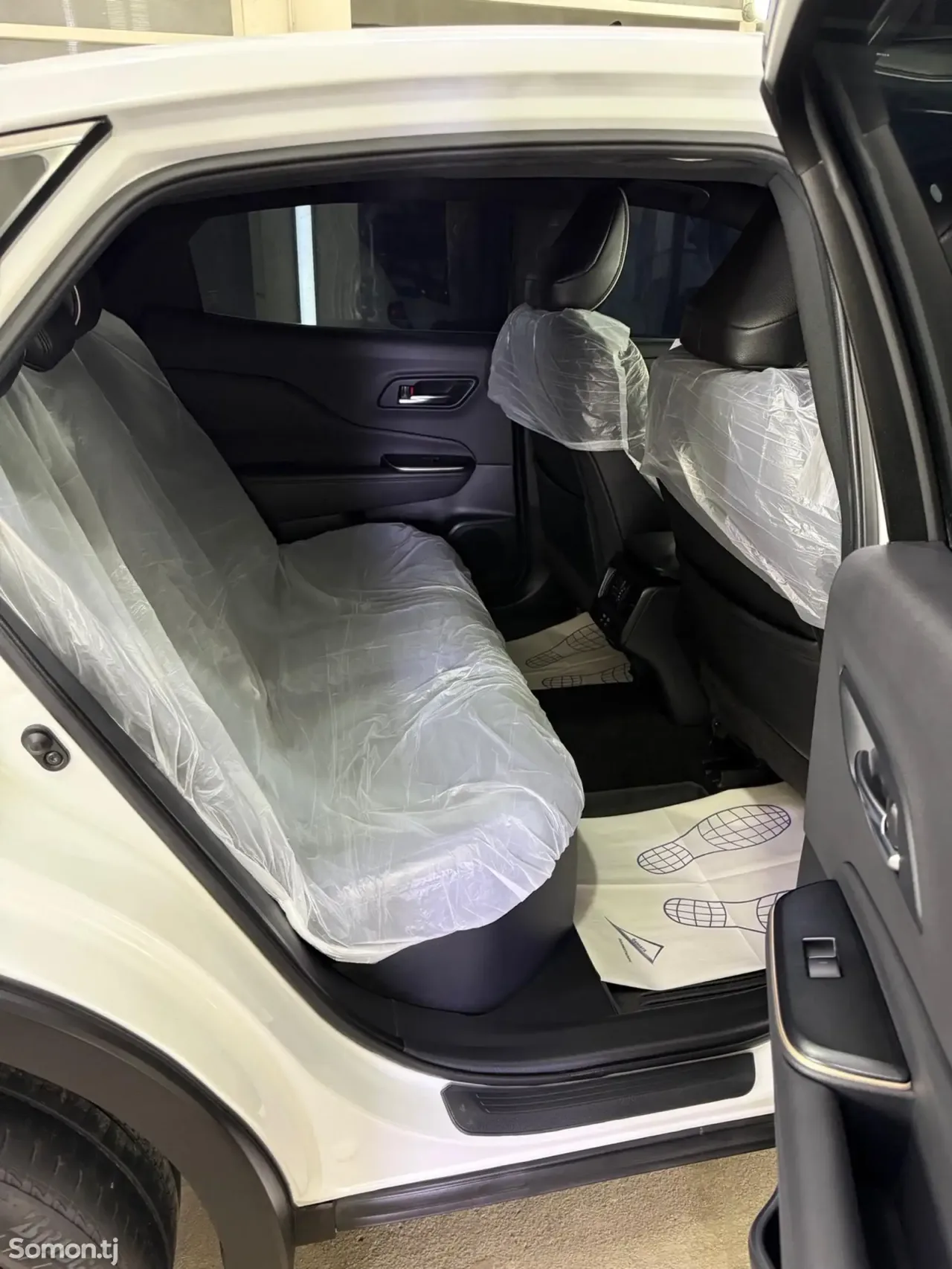 Toyota Crown 2023 · 2.5 AT