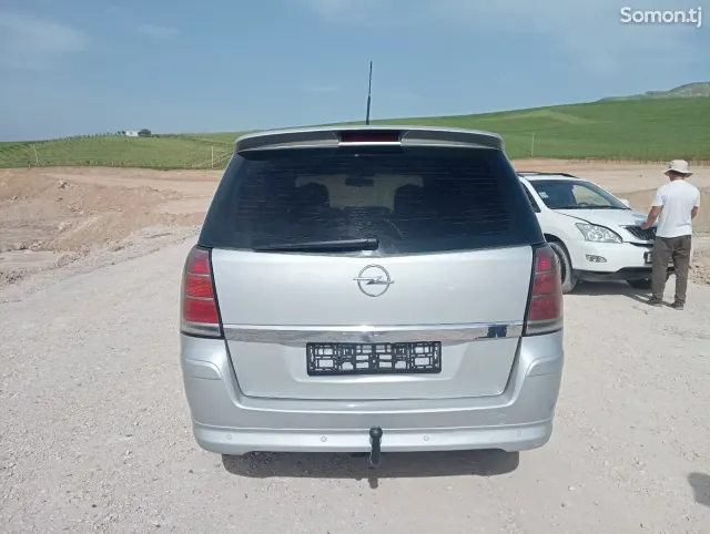 Opel Zafira 2008 · 1.8 MT
