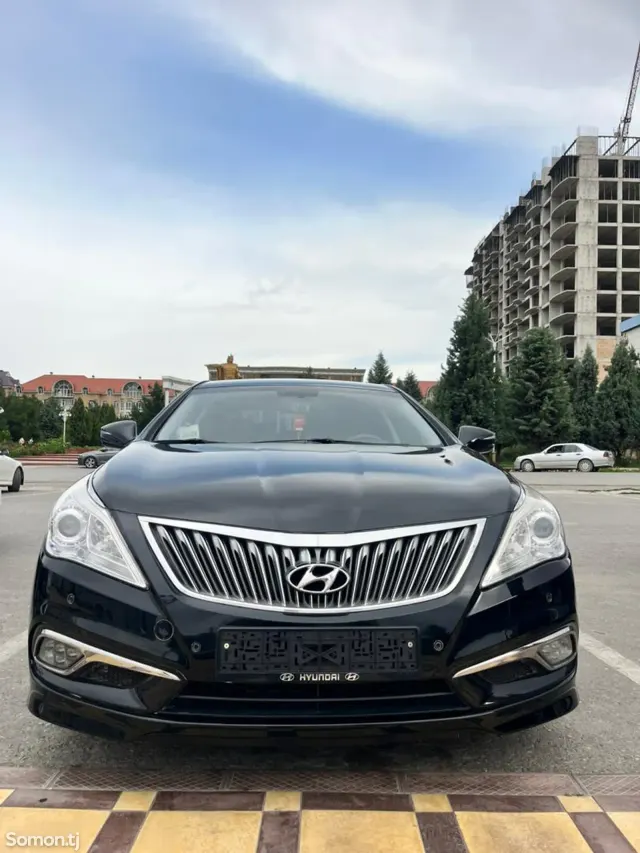 Hyundai Grandeur 2015 · 2.4 AT