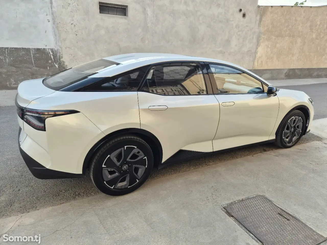 Toyota bZ3 2025 · CVT