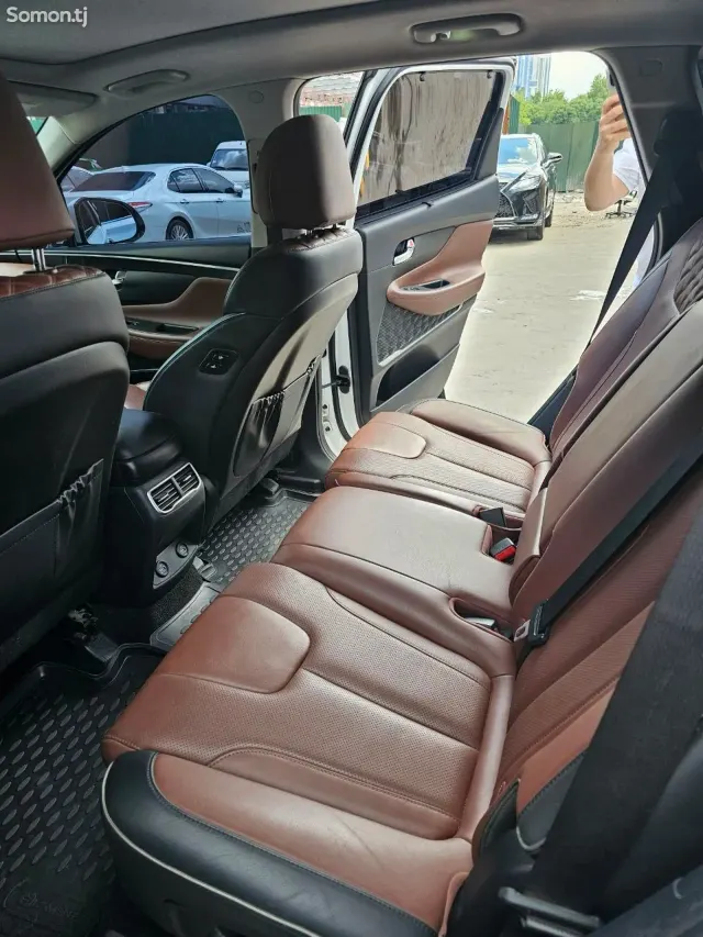 Hyundai Santa Fe 2023 · 3.5 AT