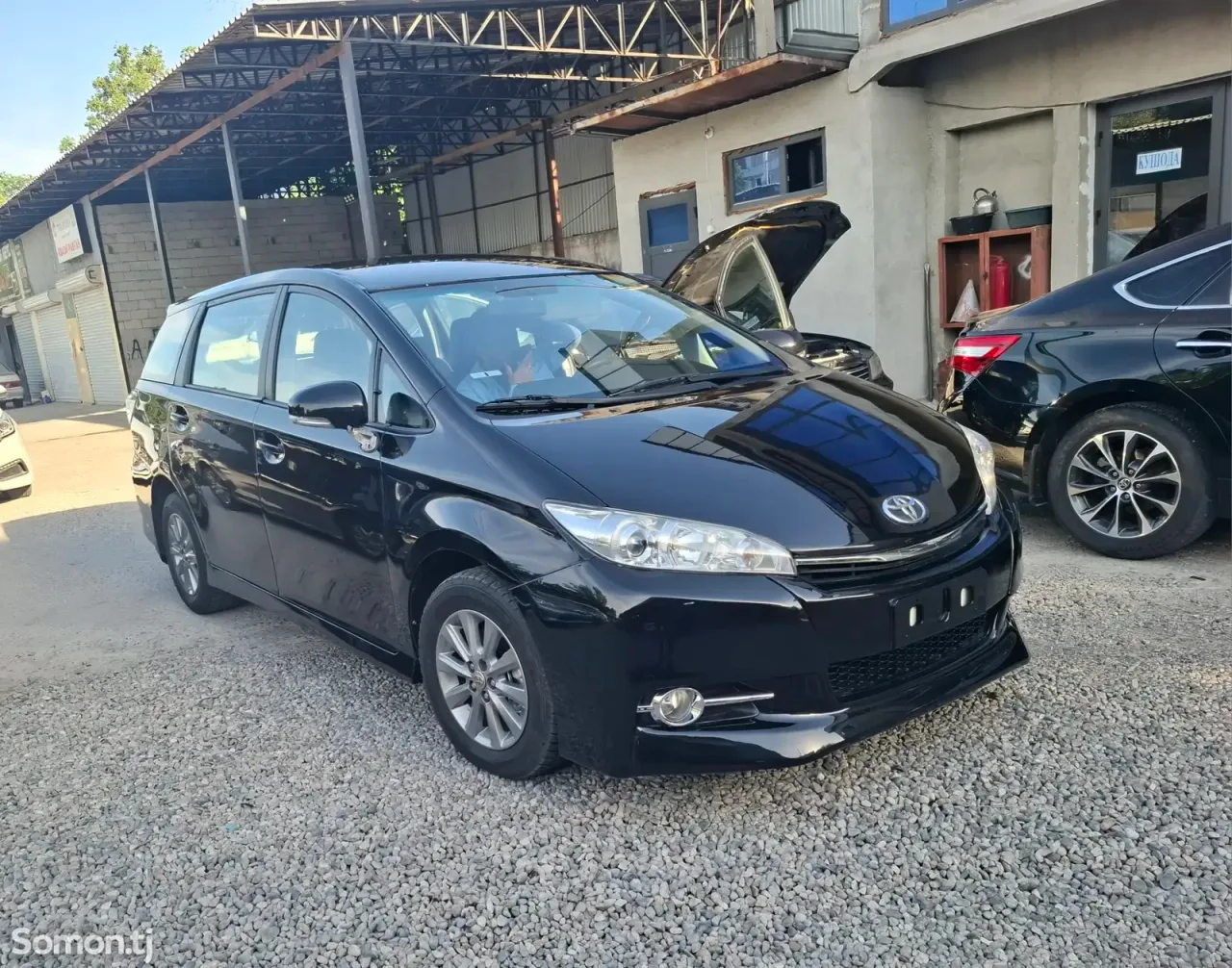 Toyota Wish 2014 · 2.0 AT