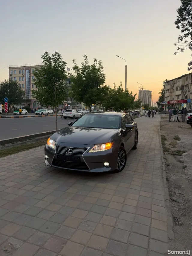 Lexus ES series 2014 · 3.0 AT