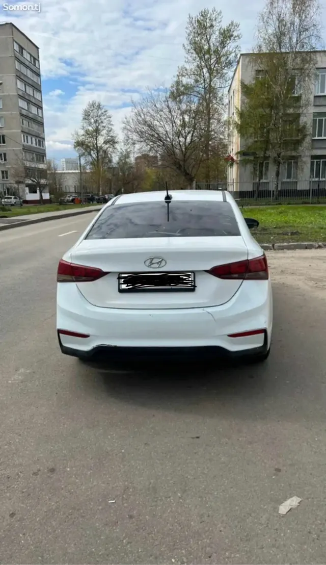 Hyundai Solaris 2018 · 1.8 AT