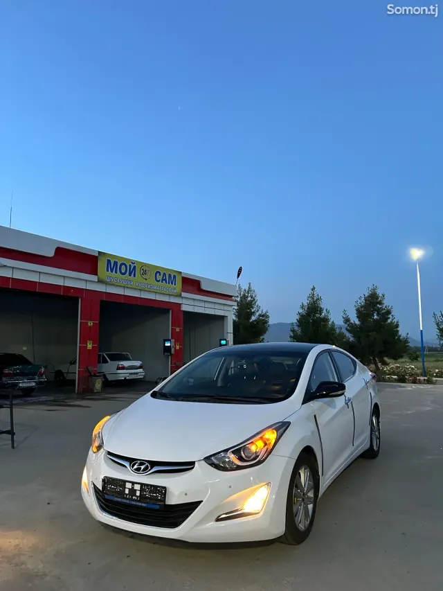 Hyundai Avante 2015 · 1.6 AT