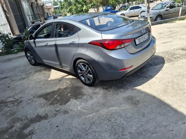 Hyundai Avante 2014 · 1.6 AT