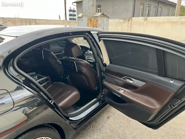 BMW 7 series 2016 · 3.0 AT