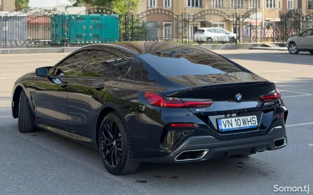 BMW M8 2025 · 4.4 AT