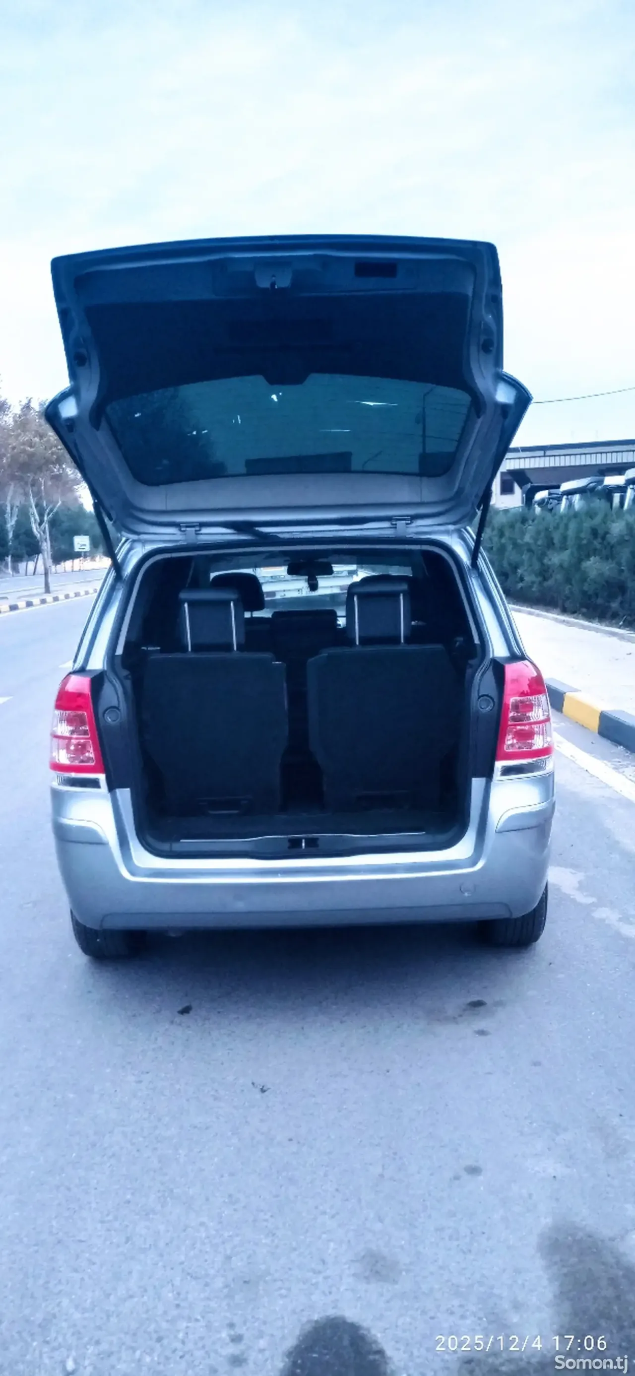 Opel Zafira 2007 · 1.8 MT