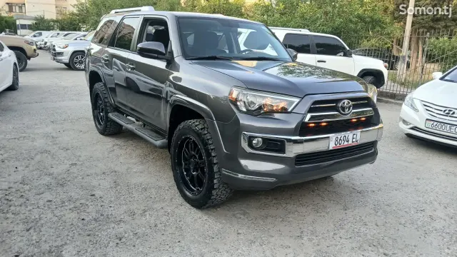 Toyota 4Runner 2015 · 4.0 AT